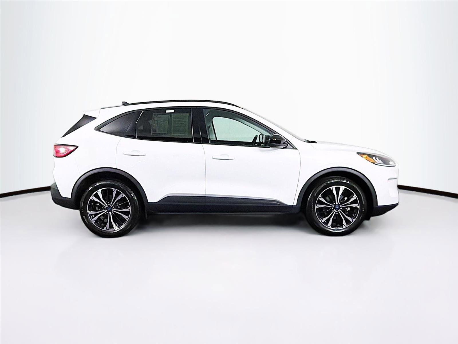 Used 2022 Ford Escape SEL w/ SEL Stealth AWD Package image 8