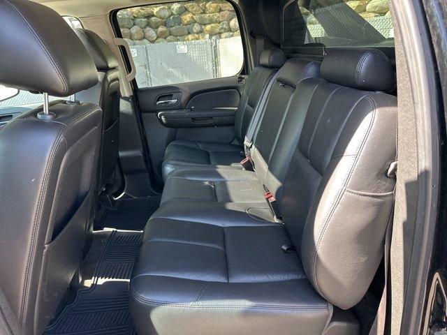Used 2012 Chevrolet Avalanche LT w/ Suspension Package, Off-Road AWD/4WD image 21