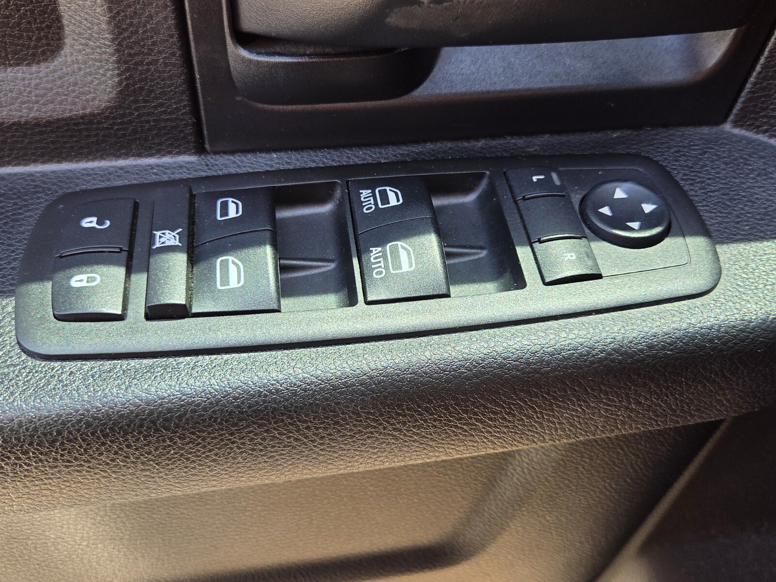 Used 2014 RAM 2500 Tradesman w/ Chrome Appearance Group RWD image 14