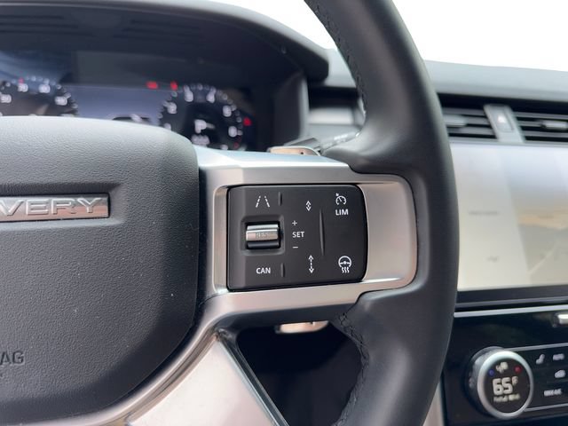 Used 2025 Land Rover Discovery Dynamic SE AWD/4WD image 17