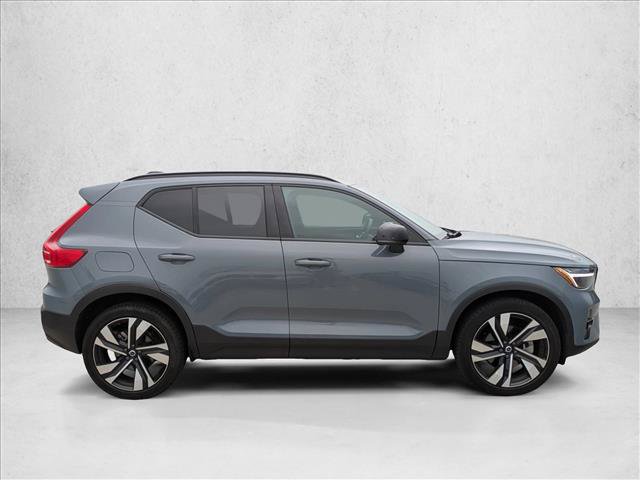 Used 2023 Volvo XC40 B5 Plus w/ Climate Package AWD/4WD image 4