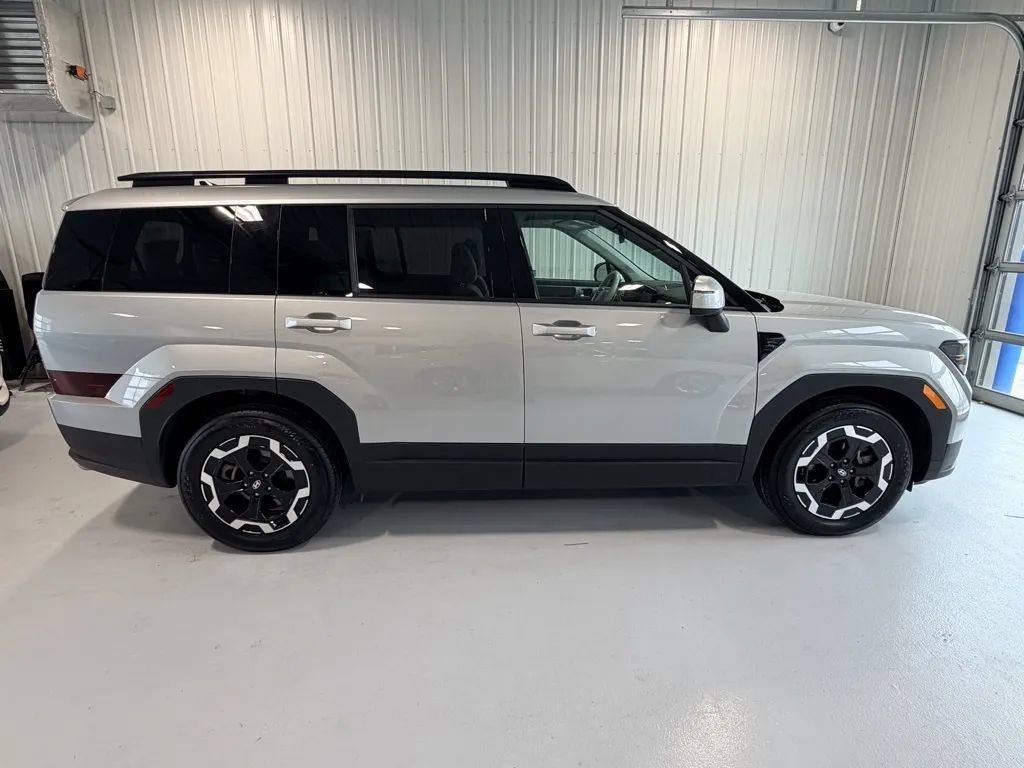 Used 2026 Hyundai Santa Fe SEL AWD/4WD image 2