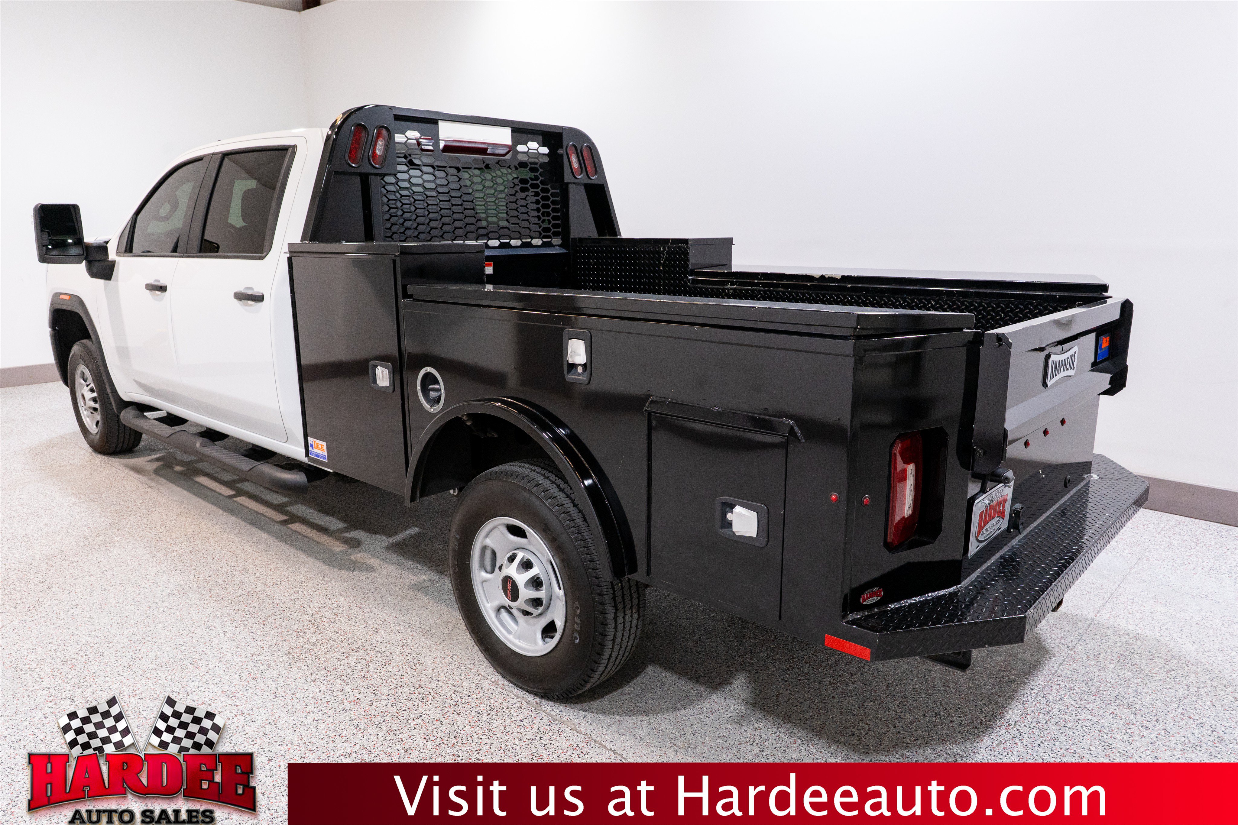 Used 2024 GMC Sierra 2500 Pro w/ Convenience Package RWD image 3