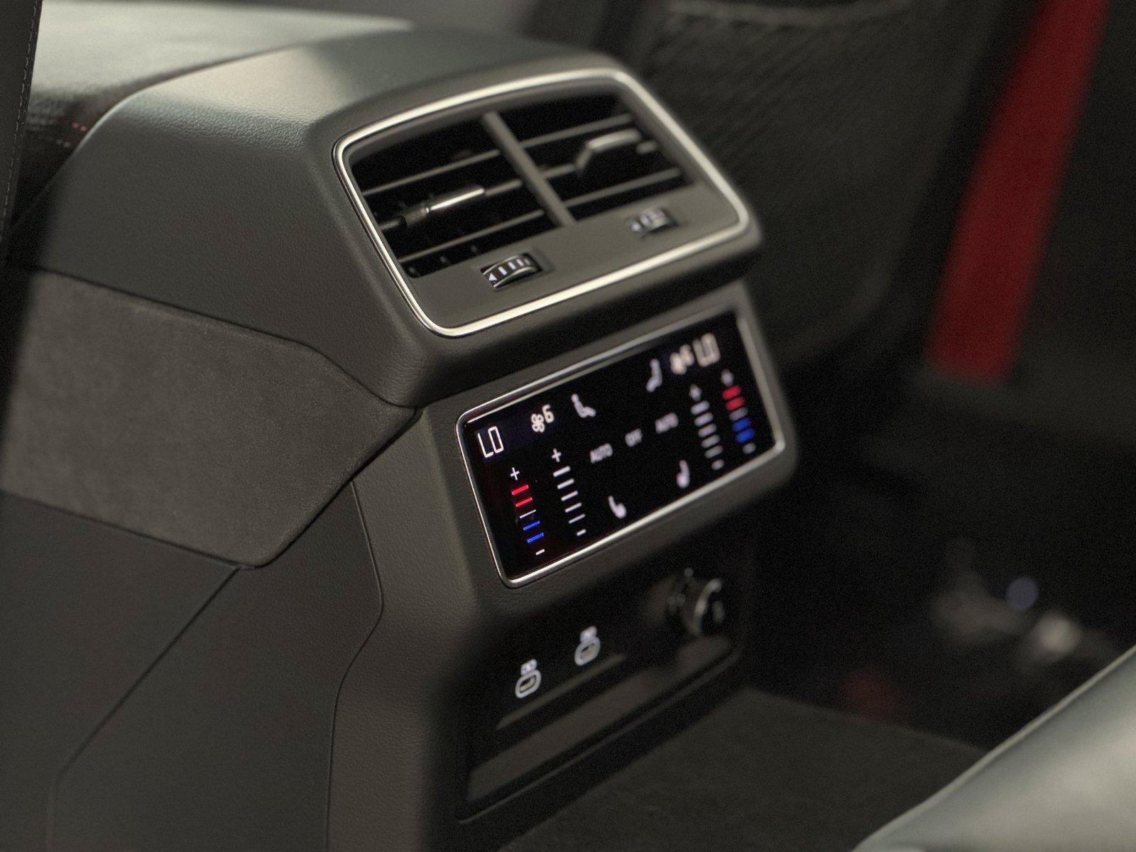 Certified 2025 Audi RS 6 performance AWD/4WD image 33