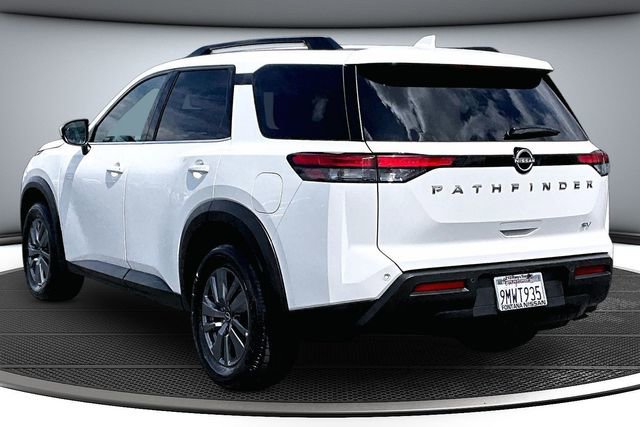 Certified 2024 Nissan Pathfinder SV FWD image 4