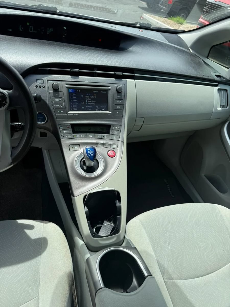 Used 2013 Toyota Prius Three FWD image 9