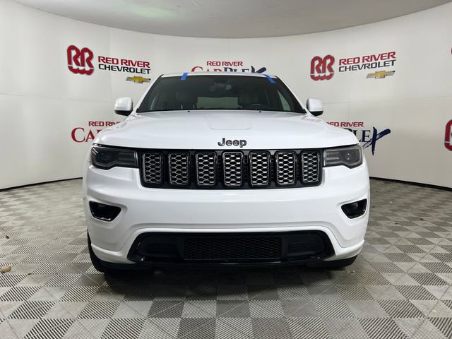 Used 2022 Jeep Grand Cherokee Laredo X image 2