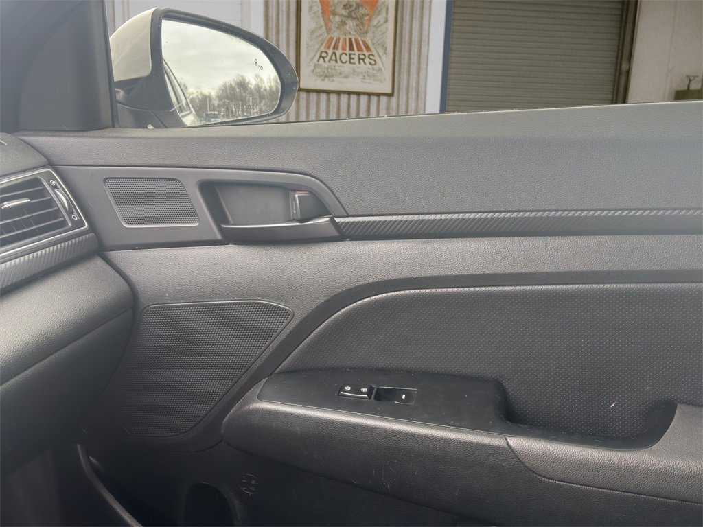 Used 2018 Hyundai Elantra Sport image 11