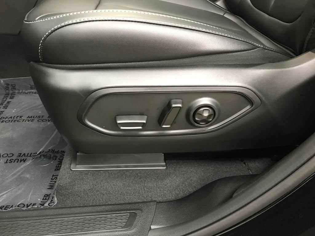 New 2025 Jeep Grand Cherokee L Limited image 15