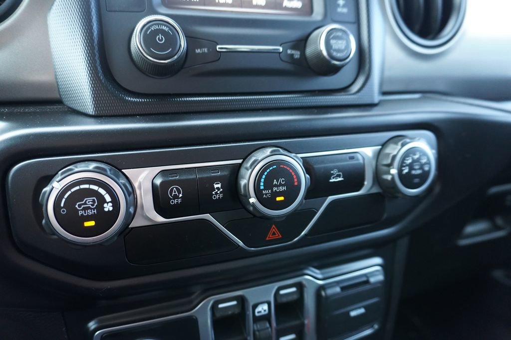 Used 2020 Jeep Gladiator Sport w/ Quick Order Package 24S AWD/4WD image 16