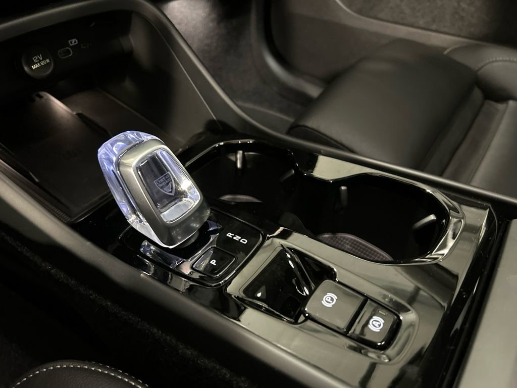 New 2026 Volvo XC40 B5 Plus w/ Climate Package AWD/4WD image 19