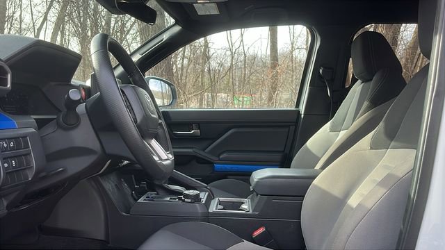 Used 2024 Toyota Tacoma TRD Off-Road image 10