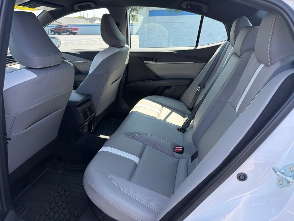 Used 2025 Toyota Camry SE w/ Convenience Package FWD image 18
