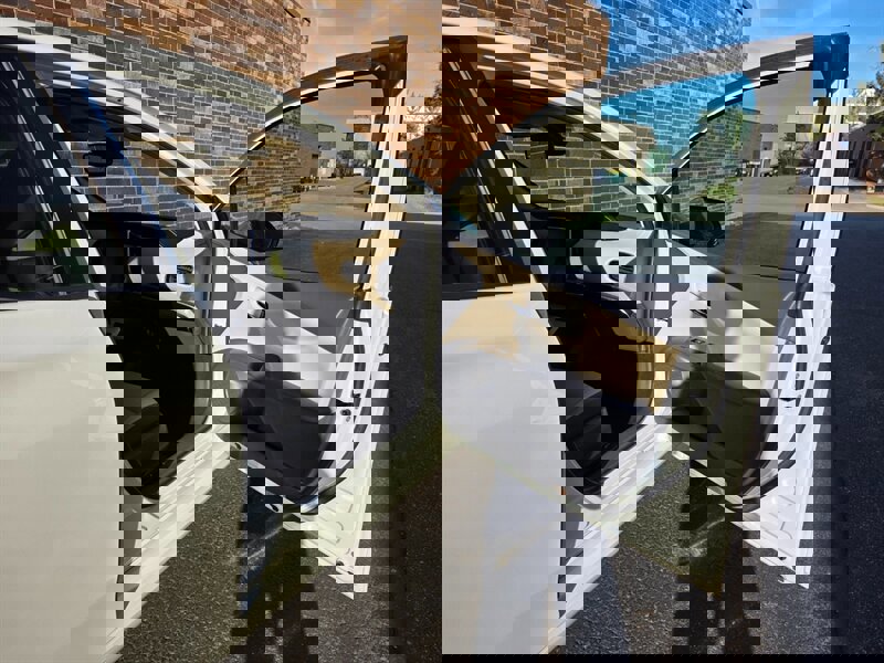 Used 2018 Toyota Prius Four w/ Advanced Technology Package FWD image 20