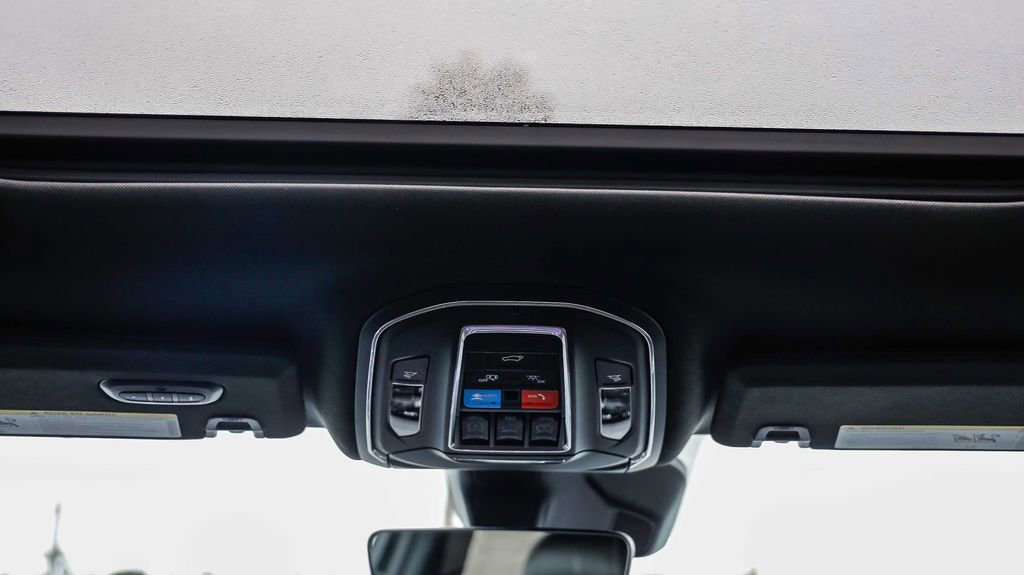 New 2025 Jeep Grand Cherokee L Limited w/ Black Appearance Package image 17