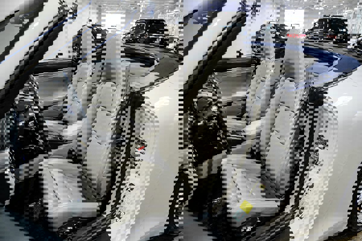 Used 2017 Porsche 911 Carrera image 4