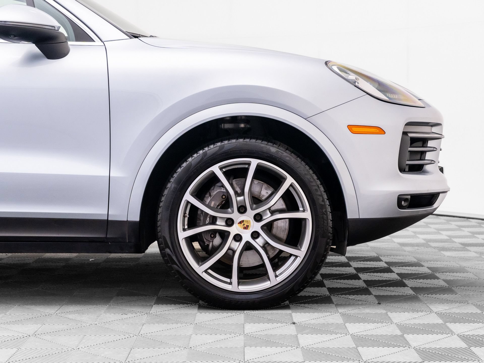 Certified 2023 Porsche Cayenne AWD/4WD image 36