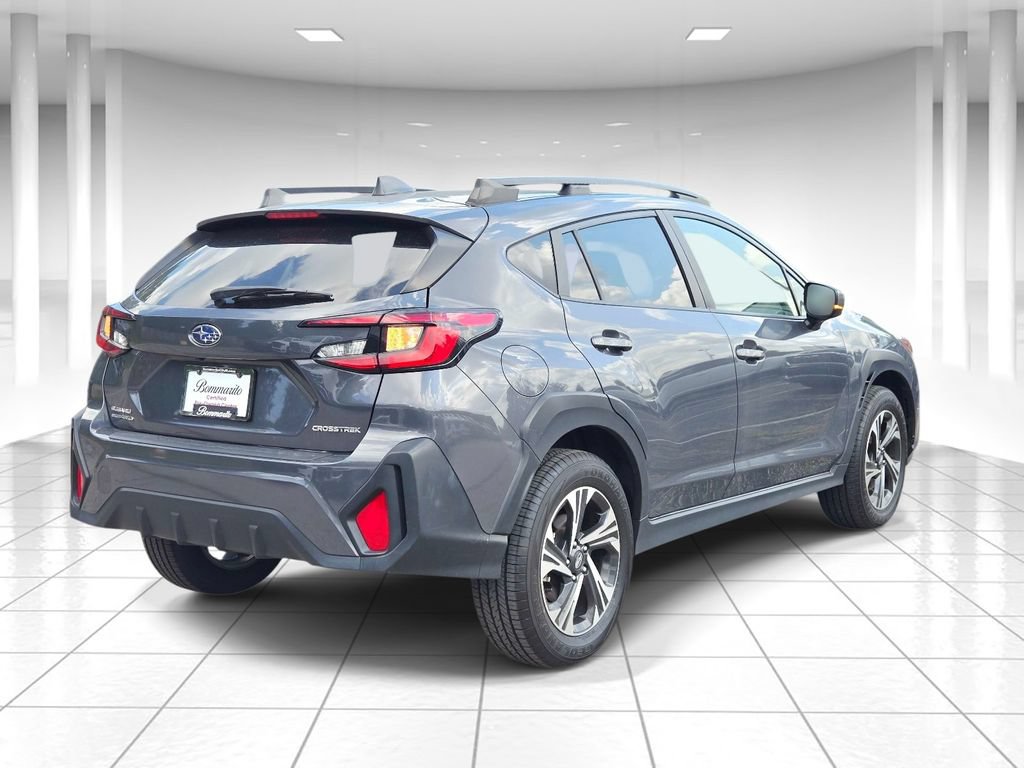 Used 2024 Subaru Crosstrek 2.0i Premium AWD/4WD image 3