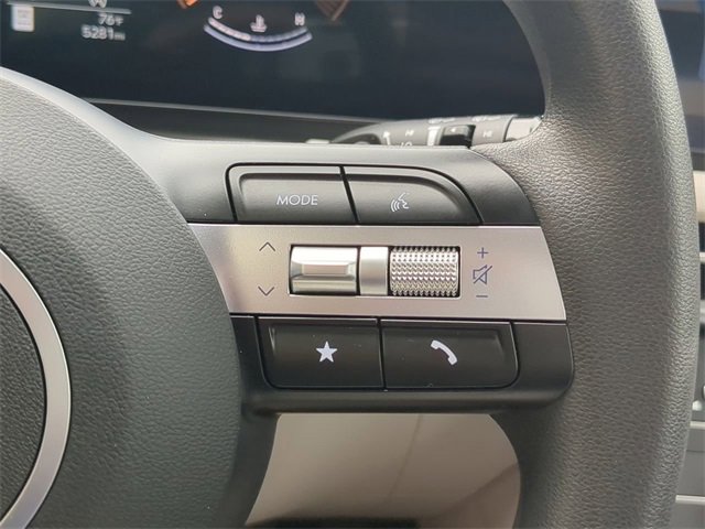 Certified 2025 Hyundai Tucson SE image 30