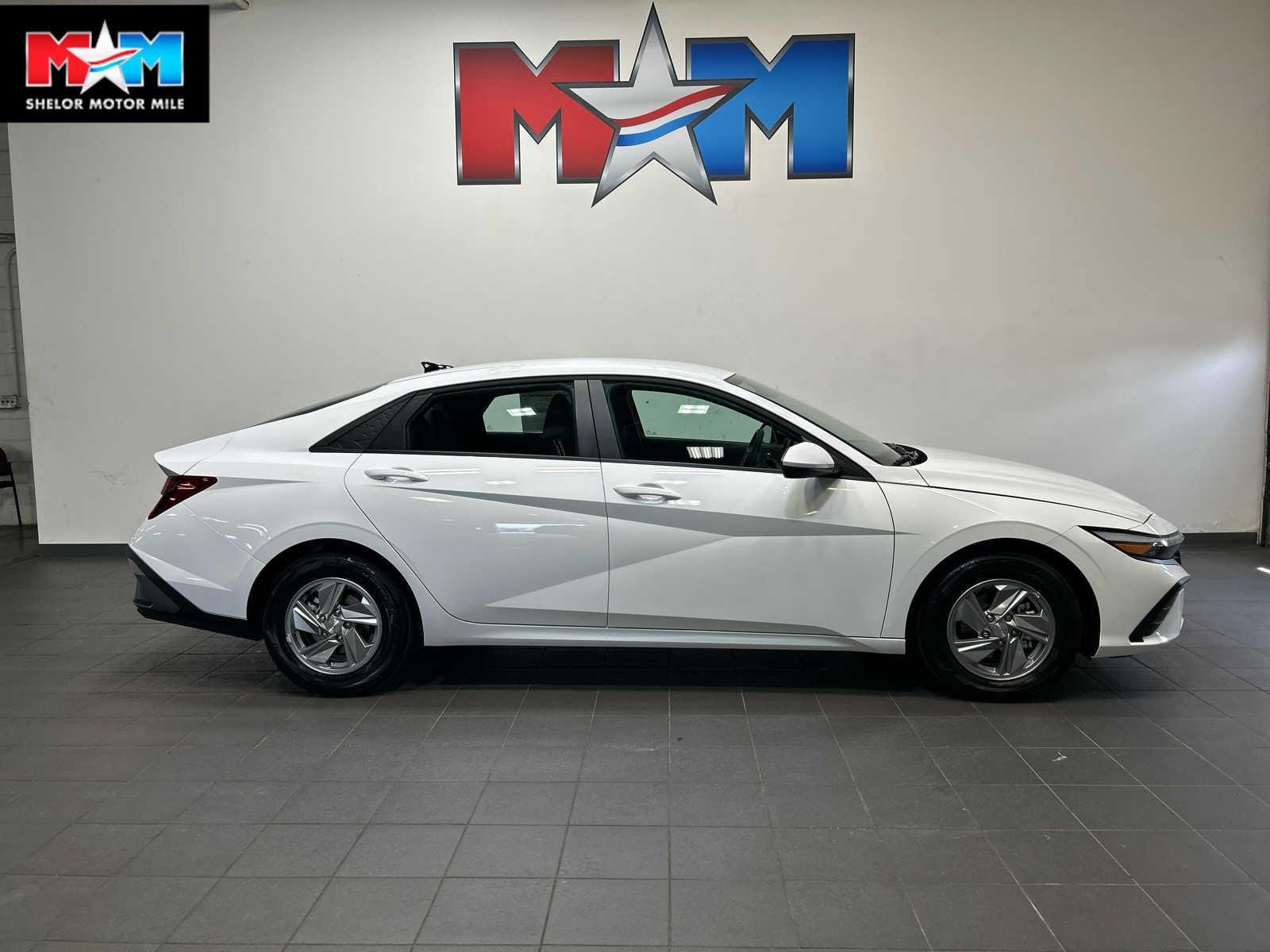 New 2026 Hyundai Elantra SE