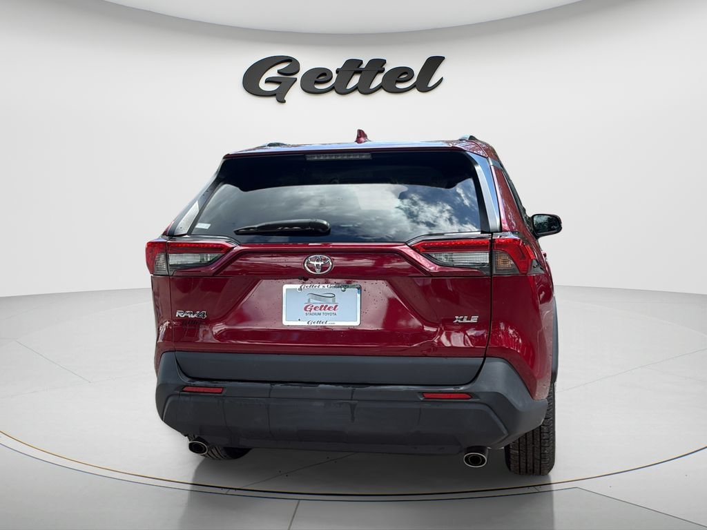 Used 2021 Toyota RAV4 XLE FWD image 6