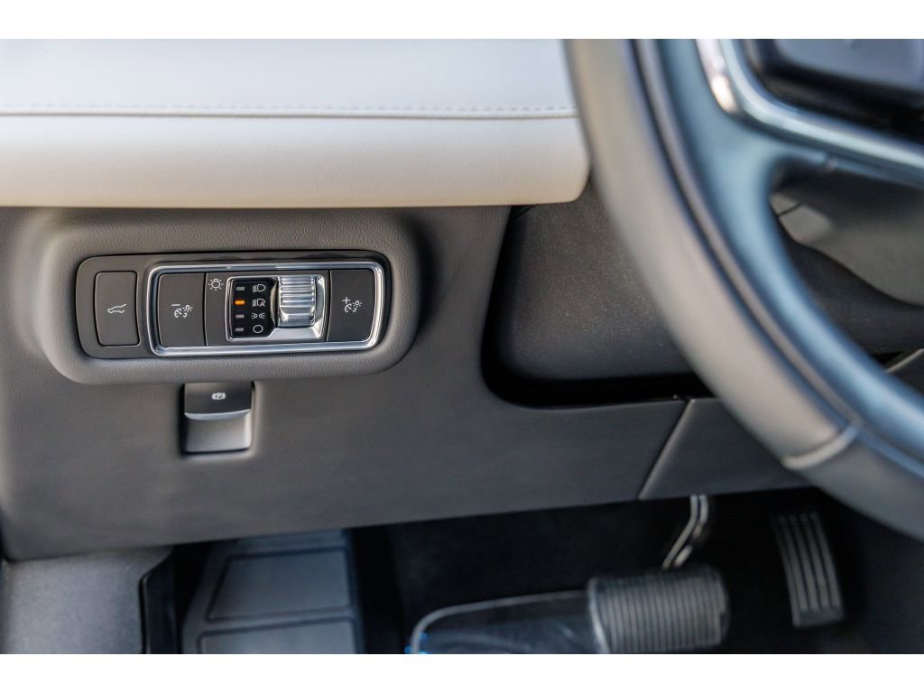 Used 2024 Lincoln Nautilus Reserve image 21