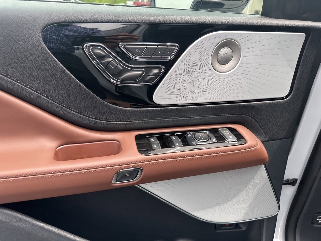 New 2025 Lincoln Aviator Reserve w/ Equipment Group 201A image 35