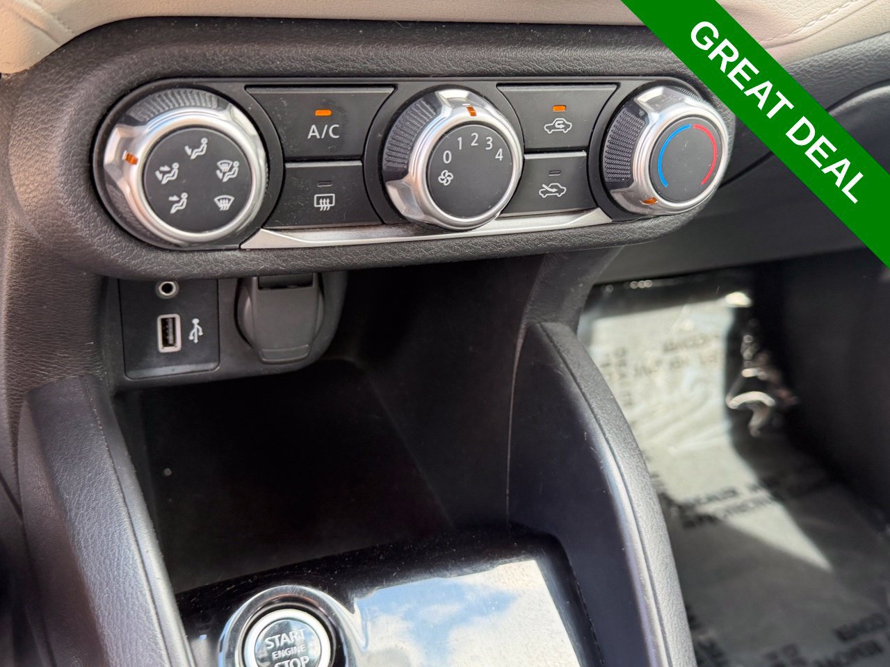Used 2021 Nissan Versa SV FWD image 23