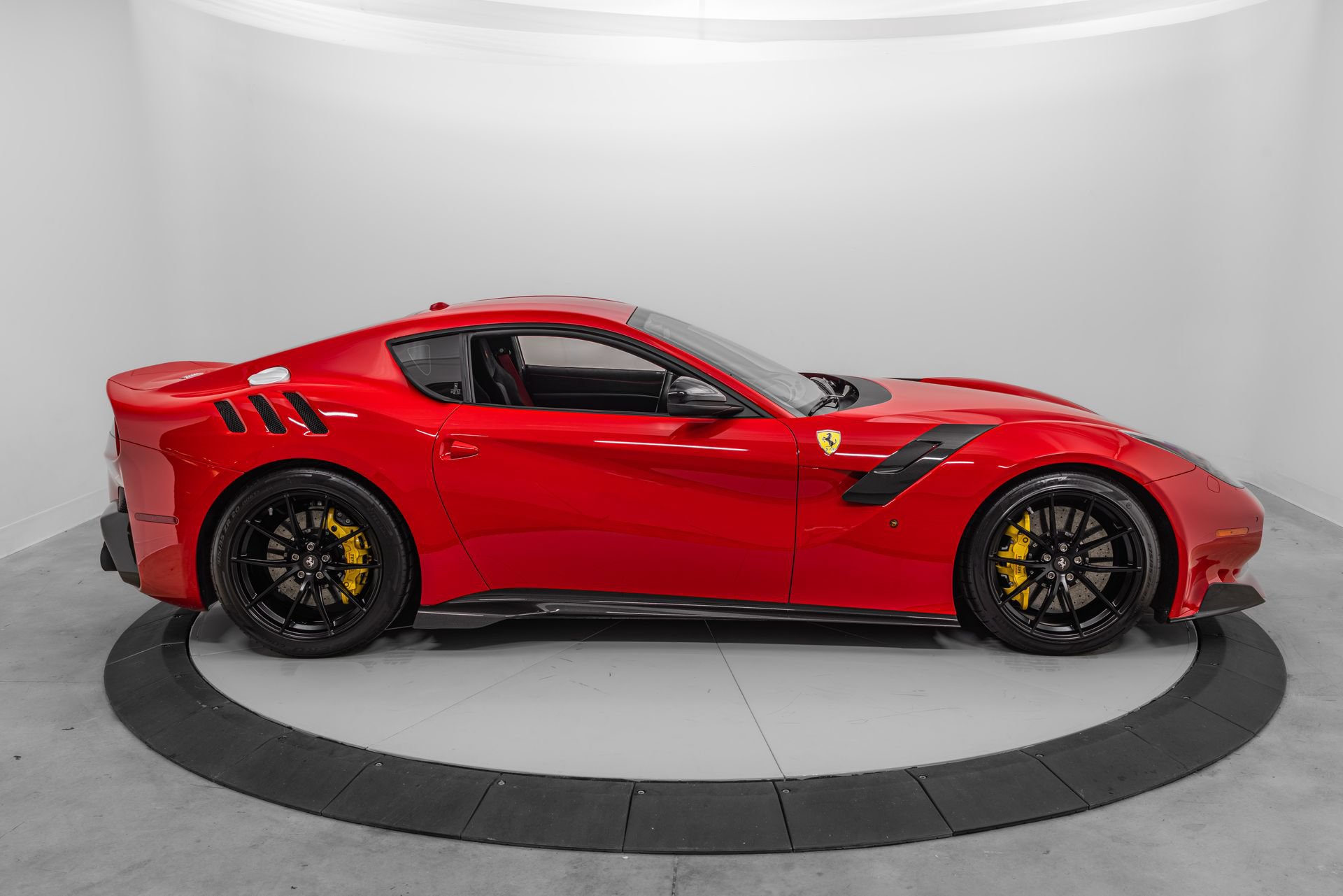 Certified 2016 Ferrari F12tdf RWD image 9