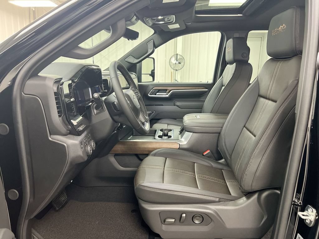 New 2026 Chevrolet Silverado 2500 High Country w/ Midnight Edition AWD/4WD image 21