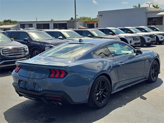 Used 2025 Ford Mustang GT image 3