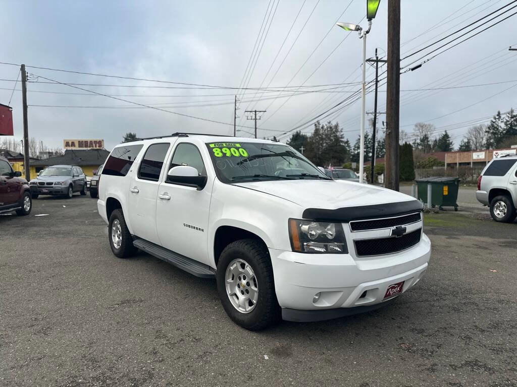 Used 2010 Chevrolet Suburban LT image 4