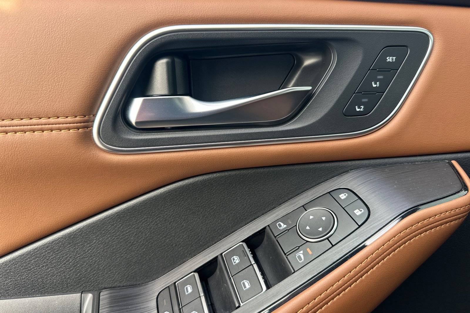 Certified 2024 Nissan Rogue Platinum w/ Platinum Premium Package image 11