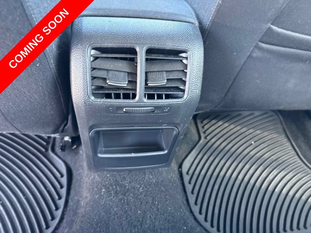 Used 2014 Volkswagen Golf 4-Door FWD image 13