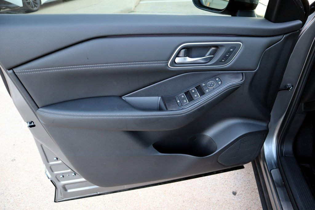 New 2026 Nissan Rogue Platinum w/ Platinum Premium Package image 12