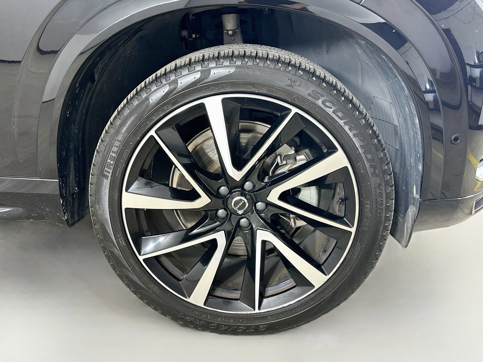 Used 2023 Volvo XC90 B6 Plus AWD/4WD image 10