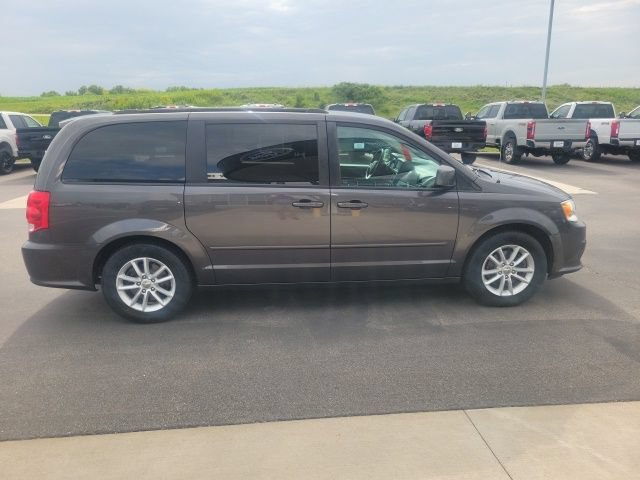Used 2016 Dodge Grand Caravan SXT w/ UConnect Hands-Free Group FWD image 6