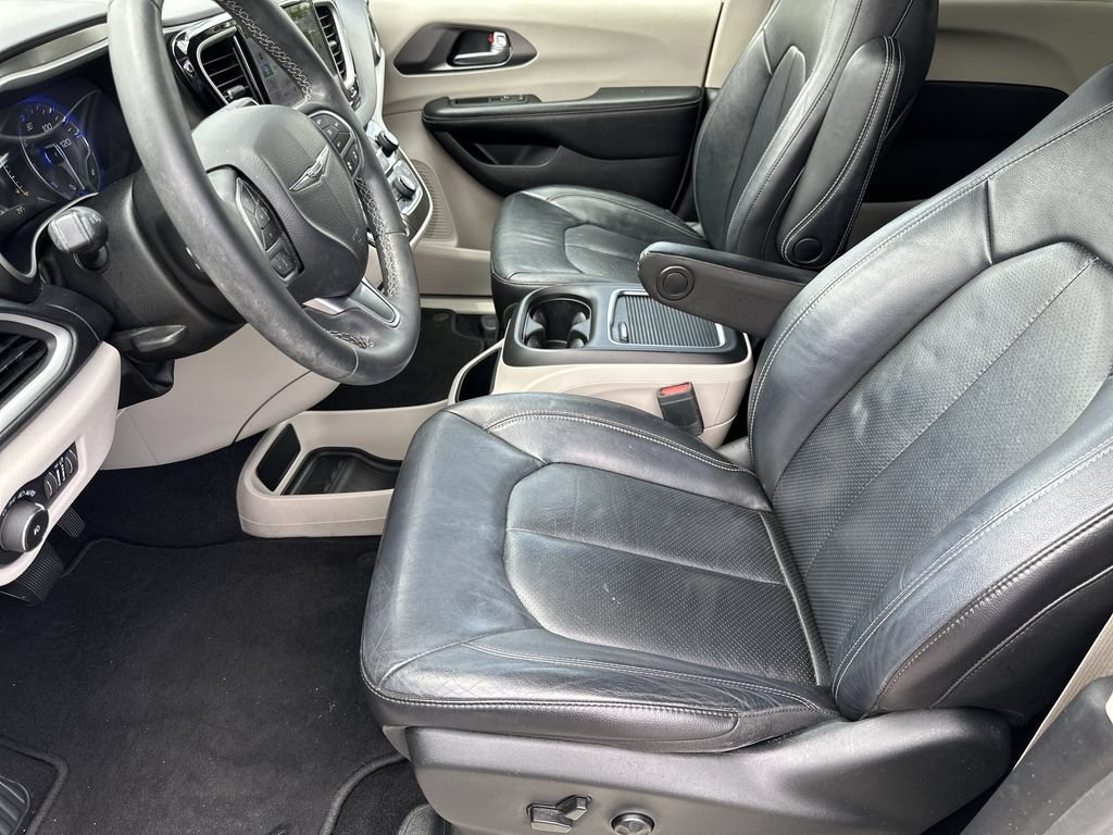 Certified 2022 Chrysler Pacifica Touring-L FWD image 14
