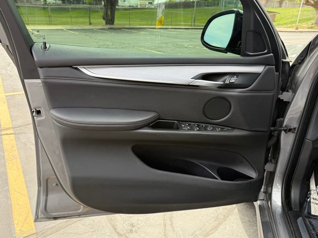 Used 2018 BMW X5 xDrive35i w/ M Sport Package image 9