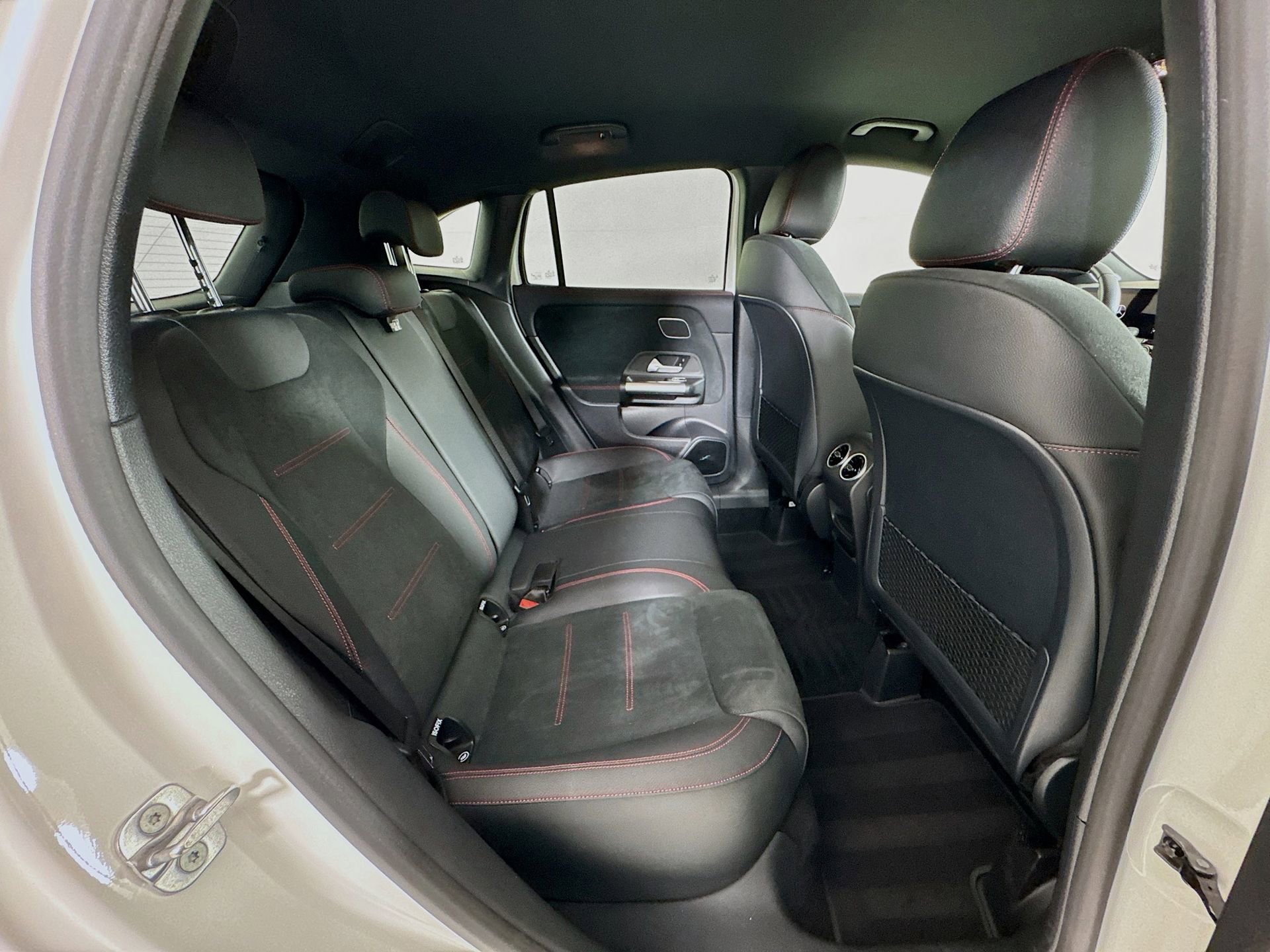 Used 2025 Mercedes-Benz GLA 250 image 26