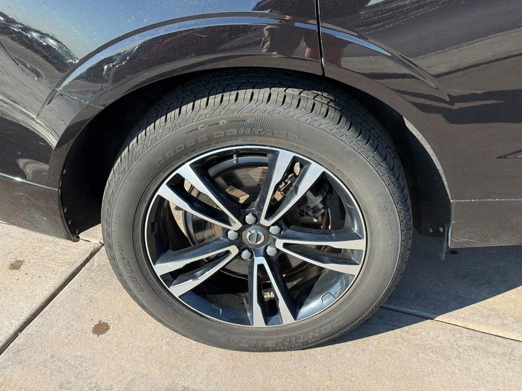 Used 2018 Volvo XC60 T6 Momentum w/ Vision Package AWD/4WD image 6