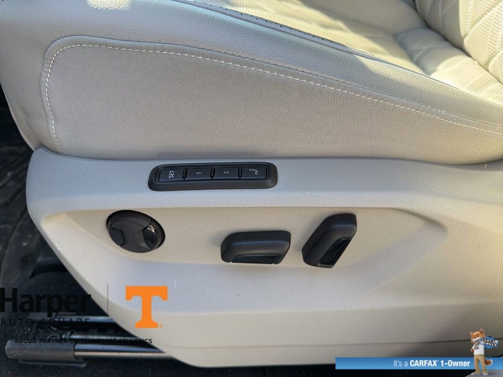 Used 2025 Volkswagen Atlas SEL Premium R-Line image 18