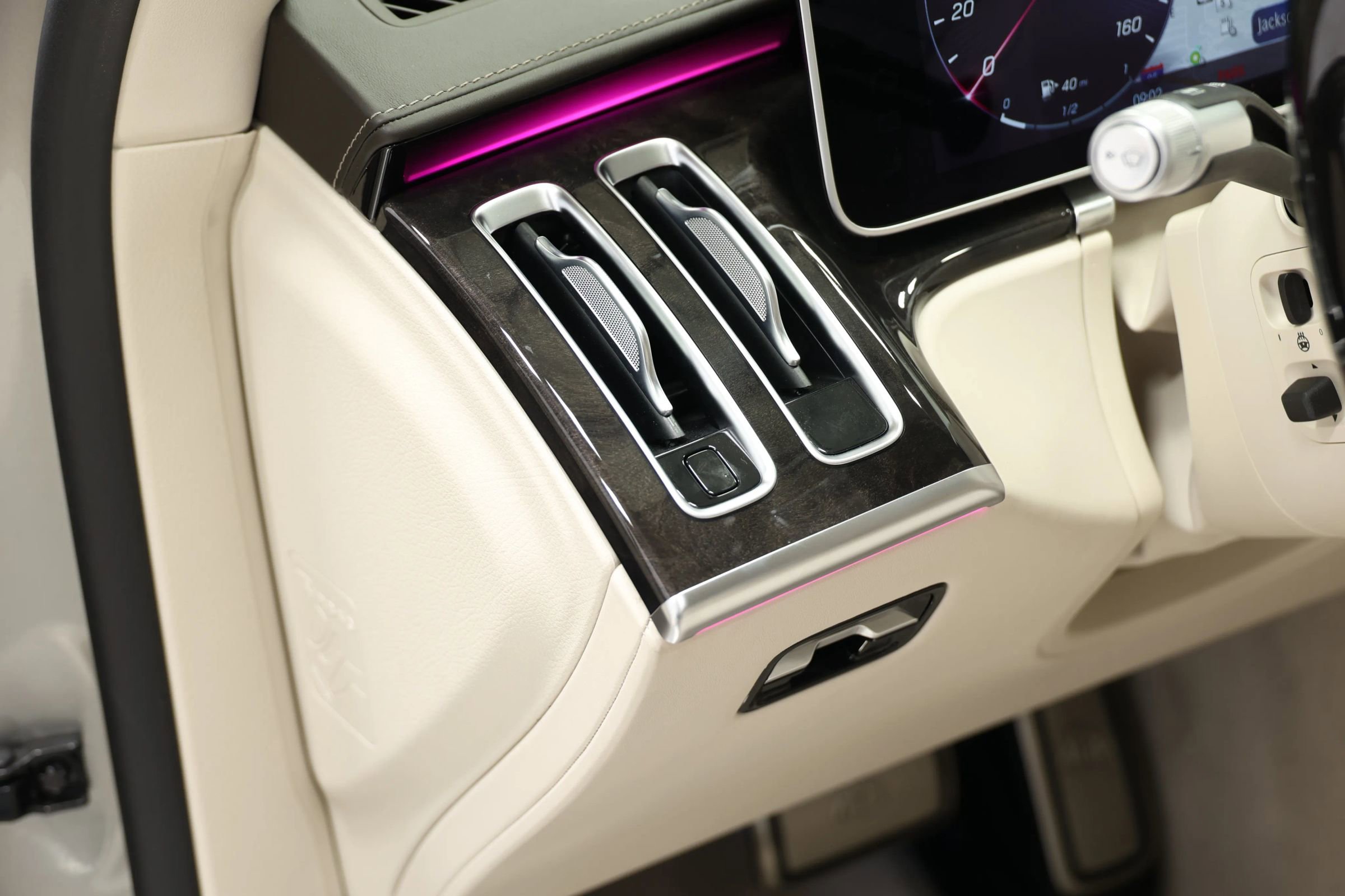 Used 2024 Mercedes-Benz Maybach S 580 4MATIC image 26