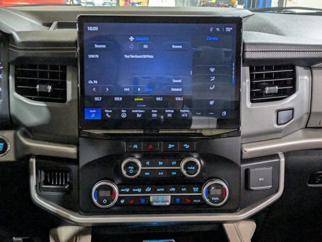 Used 2024 Ford Expedition Max XLT image 16