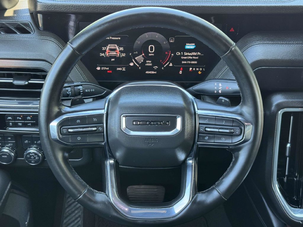 Used 2025 GMC Yukon Denali AWD/4WD image 11