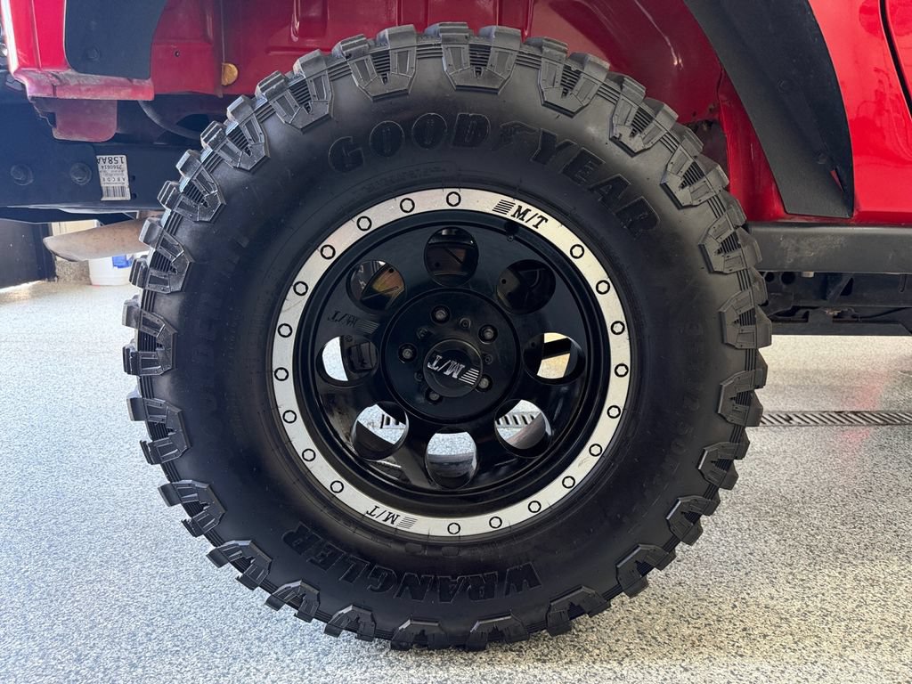 Used 2016 Jeep Wrangler Rubicon w/ Power Convenience Group AWD/4WD image 47
