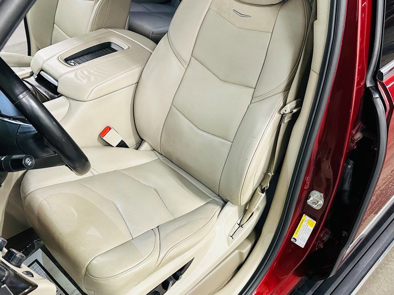 Used 2018 Cadillac Escalade ESV Premium Luxury image 23