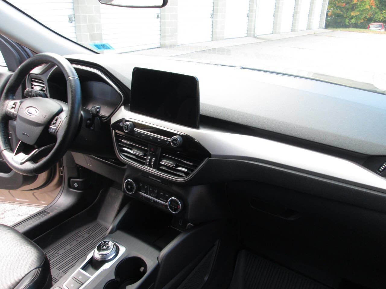 Used 2020 Ford Escape SEL image 23