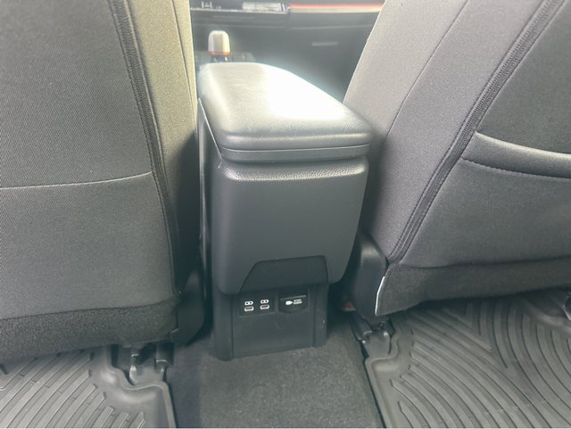 Used 2023 Toyota Prius Prime SE image 18