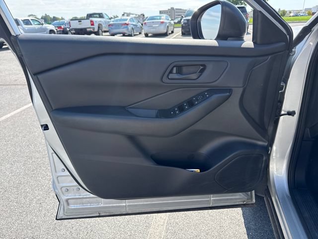 Used 2024 Nissan Rogue S AWD/4WD image 24